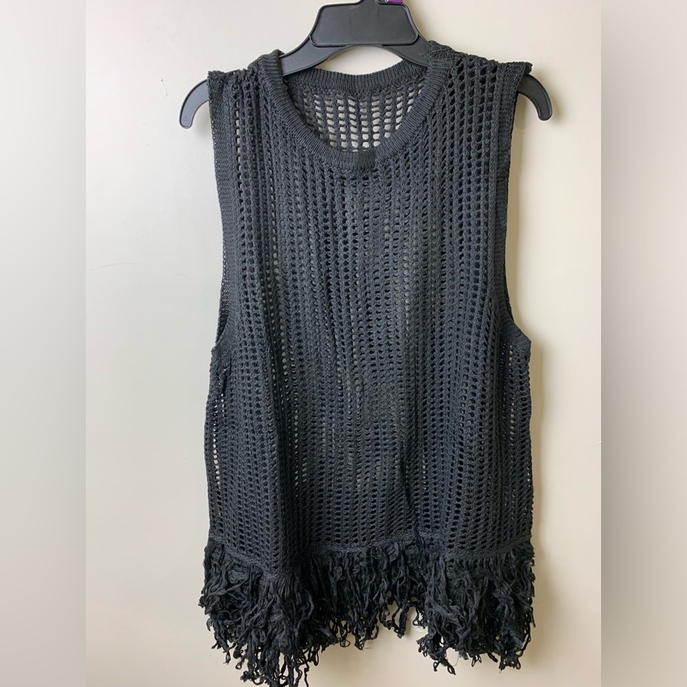 Women’s Large black sleeveless open-knit net fringed shirt tank
